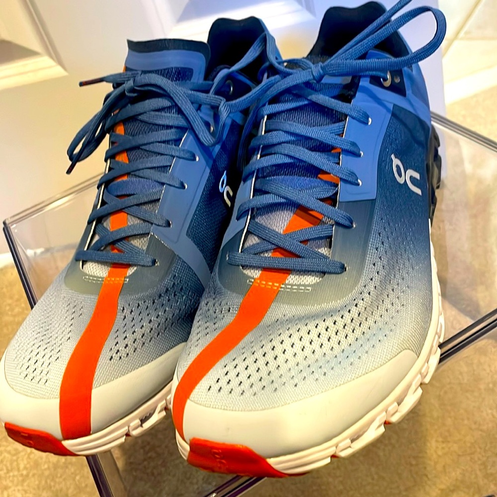 Mens on cloud size 10.5! ****Worn twice
